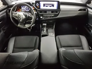 2022 Lexus ES 300h z VIN 58ADA1C18NU020705, wystawiony jako Copart lot #47901355 z przebiegiem 27 507 mil mil oraz Czysty tytuł • Clean title. Historia ofert i sprzedaży dostępna na DreamBid. Obrazek 8.