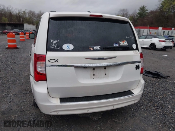 2012 Chrysler Town & Country Touring L with VIN 2C4RC1CG6CR137841, listed as a IAAI auction lot 41951936 with 264,211 mi miles and . Bid and sale history available at carsss.com. Image 16.