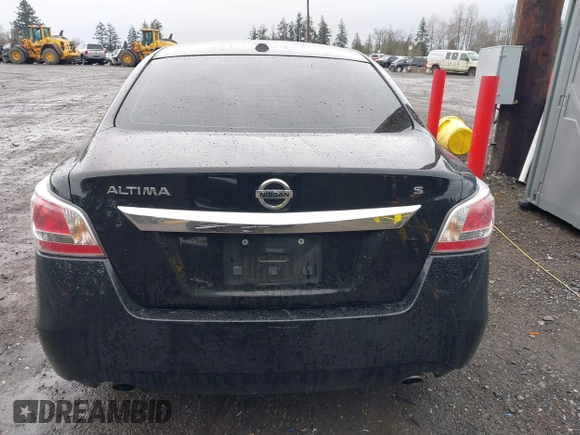 2015 Nissan Altima 2.5 S with VIN 1N4AL3AP6FC213623, listed as a IAAI auction lot 41831798 with 132,876 mi miles. Bid and sale history available at carsss.com. Image 16.