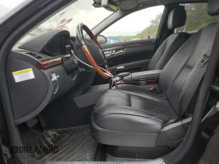 2007 Mercedes-Benz S 550 z VIN WDDNG86X67A131688, wystawiony jako Copart lot #57993685 z przebiegiem 143 631 mil mil oraz Tytuł czysty. Historia ofert i sprzedaży dostępna na DreamBid. Obrazek 7.