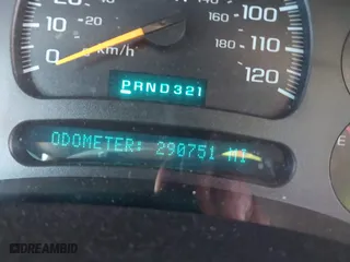 2004 GMC Sierra 1500 Crew Cab SLT with VIN 2GTEC13T841320704, listed as a IAAI auction lot 42015057 with 290,751 mi miles. Bid and sale history available at carsss.com. Image 15.