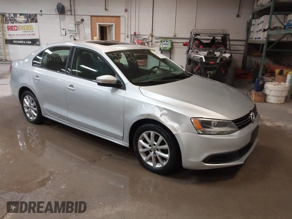 2012 Volkswagen Jetta SE с VIN 3VWDX7AJ9CM018864, выставлен на аукционе IAAI как лот 42044947 с пробегом 142 549 миль миль и . История ставок и продаж доступна на DreamBid. Изображение 1.