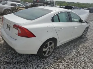 2012 Volvo S60 T5 z VIN YV1622FS5C2033829, wystawiony jako Copart lot #55128085 z przebiegiem Nie podano mil oraz Szkoda całkowita • Salvage title. Historia ofert i sprzedaży dostępna na DreamBid. Obrazek 3.