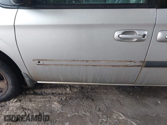 2005 Dodge Caravan SXT with VIN 1D4GP45RX5B289704, listed as a IAAI auction lot 42758561 with 110,396 mi miles and . Bid and sale history available at DreamBid. Image 6.