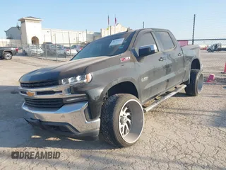 2020 Chevrolet Silverado 1500 LT z VIN 3GCUYDED2LG199937, wystawiony jako IAAI lot #41755254 z przebiegiem 43 679 mil mil oraz . Historia ofert i sprzedaży dostępna na DreamBid. Obrazek 18.