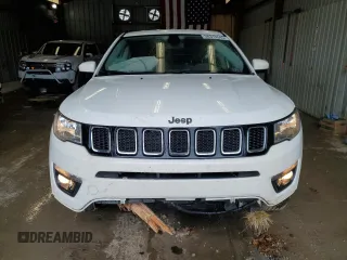 2019 Jeep Compass Latitude with VIN 3C4NJDBB6KT598559, listed as a Copart auction lot 58313545 with 70,022 mi miles and Salvage title. Bid and sale history available at DreamBid. Image 5.