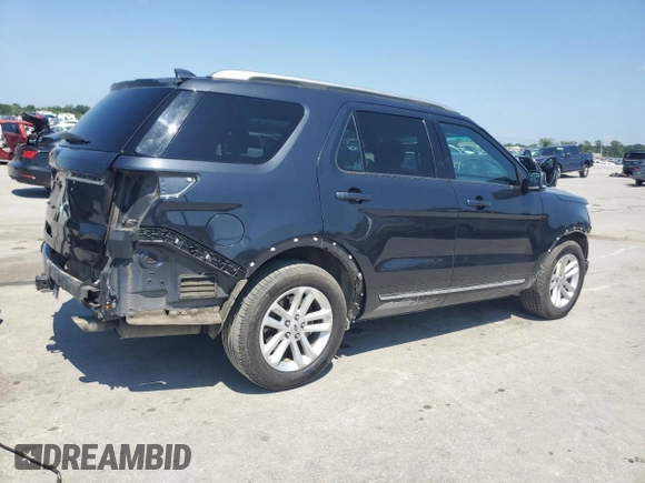 2017 Ford Explorer XLT z VIN 1FM5K7D8XHGA40965, wystawiony jako Copart lot #61990305 z przebiegiem 154 534 mil mil oraz Szkoda całkowita • Salvage title. Historia ofert i sprzedaży dostępna na DreamBid. Obrazek 3.