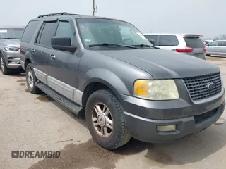 2005 Ford Expedition Special Service with VIN 1FMPU15545LA26180, listed as a IAAI auction lot 41806396 with 209,288 mi miles. Bid and sale history available at carsss.com. Image 1.