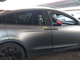 2022 Tesla Model X Plaid z VIN 7SAXCBE69NF352875, wystawiony jako IAAI lot #41964970 z przebiegiem 34 065 mil mil oraz . Historia ofert i sprzedaży dostępna na DreamBid. Obrazek 14.