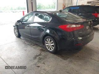 2014 Kia Forte EX z VIN KNAFX4A88E5199386, wystawiony jako IAAI lot #42358884 z przebiegiem 90 259 mil mil oraz . Historia ofert i sprzedaży dostępna na DreamBid. Obrazek 3.