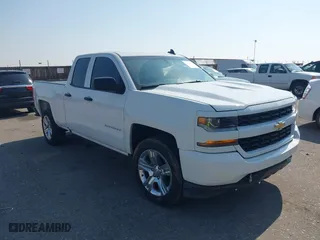 2016 Chevrolet Silverado 1500 Custom with VIN 1GCVKPEC8GZ222688, listed as a IAAI auction lot 39995351 with 105,539 mi miles. Bid and sale history available at carsss.com. Image 1.