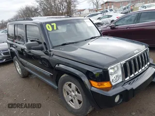 2007 Jeep Commander Sport with VIN 1J8HG48K77C570297, listed as a IAAI auction lot 41427086 with 179,553 mi miles. Bid and sale history available at carsss.com. Image 1.