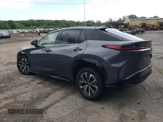 2023 Lexus RZ 450e Premium z VIN JTJAAAAB8PA020411, wystawiony jako Copart lot #58023424 z przebiegiem 1274 mil mil oraz Szkody całkowita. Historia ofert i sprzedaży dostępna na DreamBid. Obrazek 2.