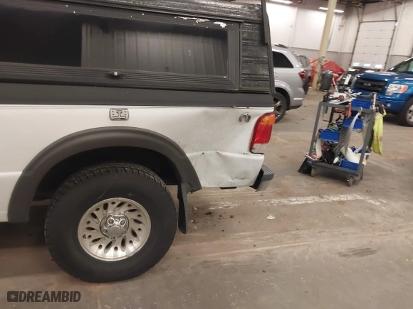 1999 Ford Ranger XLT with VIN 1FTZR15X0XPA27211, listed as a IAAI auction lot 41688344 with 207,370 mi miles. Bid and sale history available at carsss.com. Image 6.
