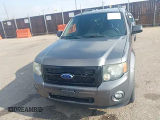 2011 Ford Escape XLT с VIN 1FMCU9D78BKC39019, выставлен на аукционе IAAI как лот 41903813 с пробегом 226 401 миль миль и . История ставок и продаж доступна на DreamBid. Изображение 12.