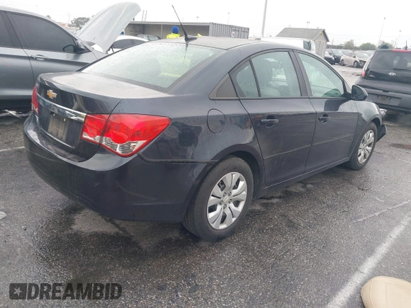 2014 Chevrolet Cruze LS z VIN 1G1PA5SHXE7351632, wystawiony jako IAAI lot #41795779 z przebiegiem 144 948 mil mil oraz . Historia ofert i sprzedaży dostępna na DreamBid. Obrazek 4.