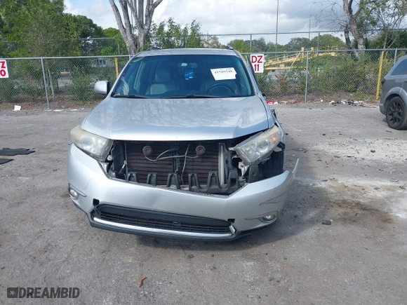 2011 Toyota Highlander with VIN 5TDZK3EH0BS036157, listed as a IAAI auction lot 41589348 with 182,005 mi miles. Bid and sale history available at carsss.com. Image 12.