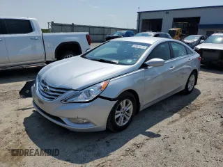 2013 Hyundai Sonata GLS z VIN 5NPEB4AC6DH710089, wystawiony jako Copart lot #58820215 z przebiegiem 111 475 mil mil oraz Czysty tytuł • Clean title. Historia ofert i sprzedaży dostępna na DreamBid. Obrazek 1.