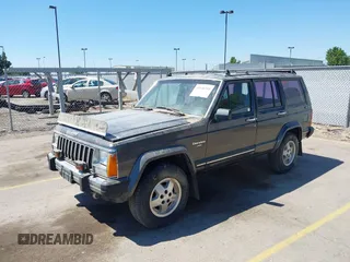 1987 Jeep Cherokee with VIN 1JCML7849HT112362, listed as a IAAI auction lot 42646285 with 162,661 mi miles and . Bid and sale history available at DreamBid. Image 2.