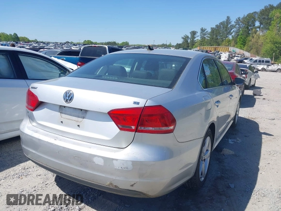 2013 Volkswagen Passat SE w/Sunroof & Nav with VIN 1VWBP7A37DC089122, listed as a IAAI auction lot 42050835 with 189,316 mi miles. Bid and sale history available at carsss.com. Image 4.
