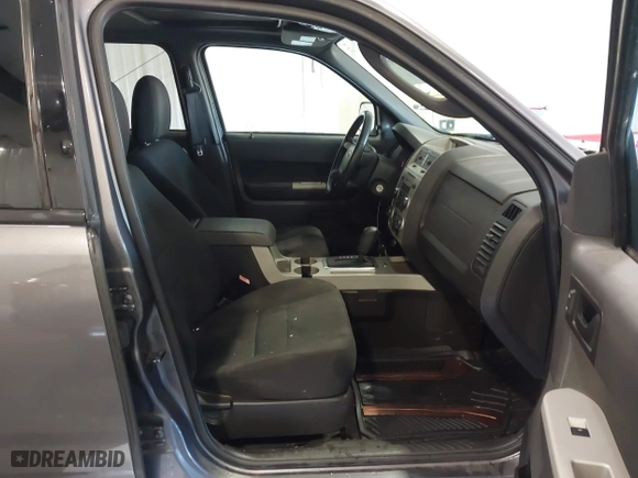 2010 Ford Escape XLT with VIN 1FMCU0D75AKA12803, listed as a IAAI auction lot 41339117 with 175,580 mi miles. Bid and sale history available at carsss.com. Image 5.