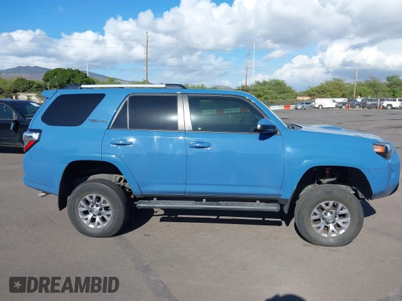 2018 Toyota 4Runner SR5 with VIN JTEBU5JR4J5587343, listed as a IAAI auction lot 41323145 with 51,136 mi miles. Bid and sale history available at carsss.com. Image 13.