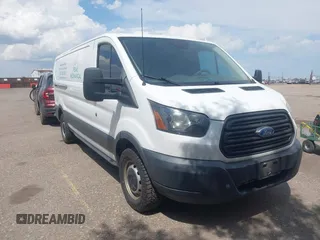 2017 Ford Transit z VIN 1FTYR2YG4HKA89402, wystawiony jako IAAI lot #42495678 z przebiegiem 121 603 mil mil oraz . Historia ofert i sprzedaży dostępna na DreamBid. Obrazek 1.