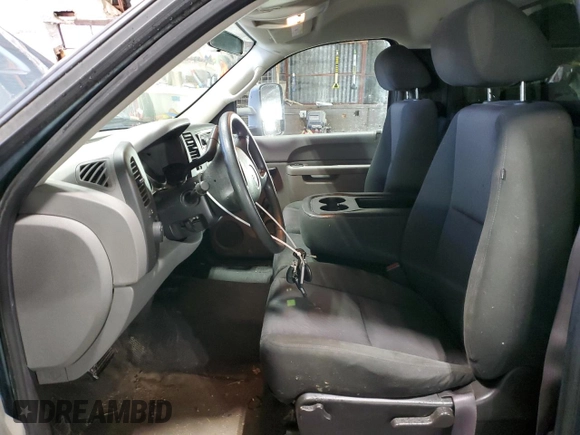 2011 GMC Sierra 1500 Work Truck z VIN 1GTN1TEA1BZ376694, wystawiony jako Copart lot #82595254 z przebiegiem 119 128 mil mil oraz Szkoda całkowita • Salvage title. Historia ofert i sprzedaży dostępna na DreamBid. Obrazek 7.
