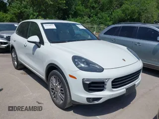 2017 Porsche Cayenne S z VIN WP1AB2A20HLA50805, wystawiony jako IAAI lot #42030013 z przebiegiem 123 578 mil mil oraz . Historia ofert i sprzedaży dostępna na DreamBid. Obrazek 1.