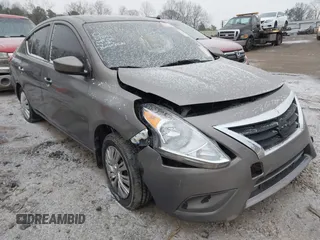 2016 Nissan Versa S Plus with VIN 3N1CN7AP5GL827091, listed as a IAAI auction lot 41384371 with 1 mi miles. Bid and sale history available at carsss.com. Image 1.