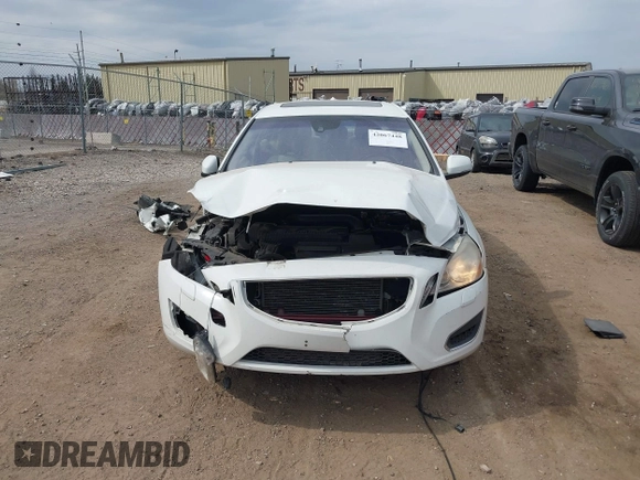 2012 Volvo S60 T5 z VIN YV1622FS0C2145678, wystawiony jako IAAI lot #42067448 z przebiegiem 145 399 mil mil oraz . Historia ofert i sprzedaży dostępna na DreamBid. Obrazek 6.