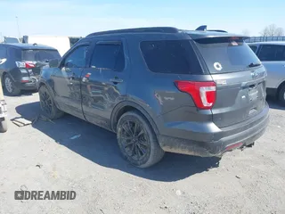 2017 Ford Explorer XLT z VIN 1FM5K7D8XHGB76500, wystawiony jako IAAI lot #41623014 z przebiegiem 149 171 mil mil oraz . Historia ofert i sprzedaży dostępna na DreamBid. Obrazek 3.