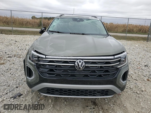 2024 Volkswagen Atlas Peak Edition SE with VIN 1V2CR2CA4RC575859, listed as a Copart auction lot 76310634 with 1,228 mi miles and Salvage title. Bid and sale history available at DreamBid. Image 5.