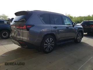 2025 Lexus LX 600 Luxury z VIN JTJGB7CX9S4068591, wystawiony jako Copart lot #54115185 z przebiegiem 763 mil mil oraz Szkody całkowita. Historia ofert i sprzedaży dostępna na DreamBid. Obrazek 3.