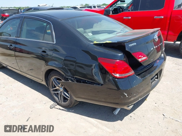2007 Toyota Avalon XL z VIN 4T1BK36B17U213437, wystawiony jako IAAI lot #42040122 z przebiegiem 130 645 mil mil oraz . Historia ofert i sprzedaży dostępna na DreamBid. Obrazek 6.