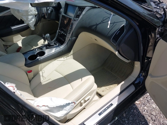 2015 Infiniti Q50 Premium z VIN JN1BV7AR4FM410949, wystawiony jako IAAI lot #42243917 z przebiegiem 56 552 mil mil oraz . Historia ofert i sprzedaży dostępna na DreamBid. Obrazek 5.