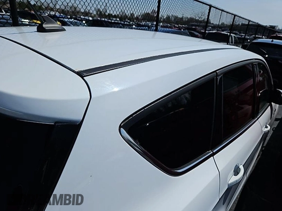2019 Ford Escape SE with VIN 1FMCU0GD8KUC07771, listed as a IAAI auction lot 41990375 with 82,222 mi miles. Bid and sale history available at carsss.com. Image 1.