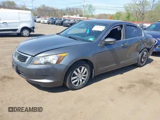 2010 Honda Accord LX z VIN 1HGCP2F33AA028023, wystawiony jako IAAI lot #42079684 z przebiegiem 183 891 mil mil oraz . Historia ofert i sprzedaży dostępna na DreamBid. Obrazek 2.