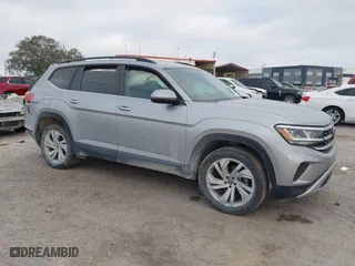 2022 Volkswagen Atlas 3.6L V6 SE w/Technology with VIN 1V2WR2CA3NC542472, listed as a IAAI auction lot 41571999 with 53,489 mi miles. Bid and sale history available at carsss.com. Image 1.