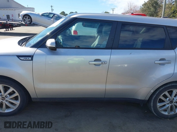 2018 Kia Soul + with VIN KNDJP3A59J7607163, listed as a IAAI auction lot 41689882 with 39,451 mi miles. Bid and sale history available at carsss.com. Image 14.