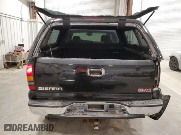 2006 GMC Sierra 1500 SLT with VIN 2GTEK13N261170631, listed as a Copart auction lot 83813904 with 133,834 mi miles and Non Repairable. Bid and sale history available at carsss.com. Image 6.