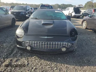 2005 Ford Thunderbird Deluxe z VIN 1FAHP60A45Y103477, wystawiony jako Copart lot #71405074 z przebiegiem 84 866 mil mil oraz Czysty tytuł • Clean title. Historia ofert i sprzedaży dostępna na DreamBid. Obrazek 5.