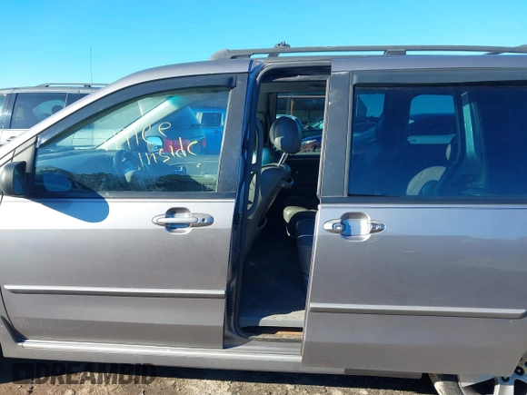 2004 Mazda MPV ES with VIN JM3LW28J140519074, listed as a IAAI auction lot 41224979 with 235,560 mi miles and . Bid and sale history available at carsss.com. Image 14.