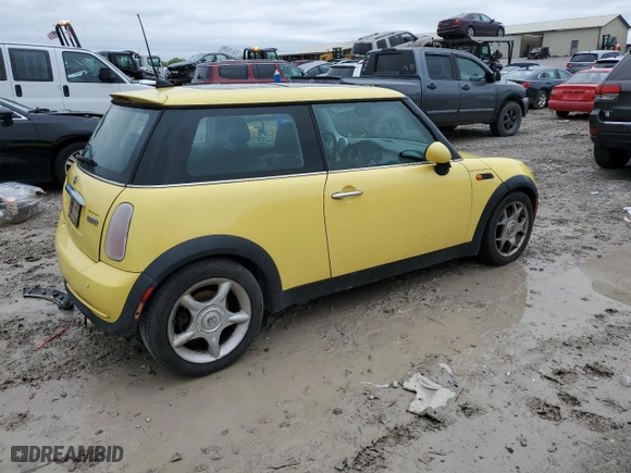 2005 MINI Cooper Hardtop with VIN WMWRC33435TJ66935, listed as a Copart auction lot 51991745 with 163,006 mi miles and Salvage Title. Bid and sale history available at carsss.com. Image 3.