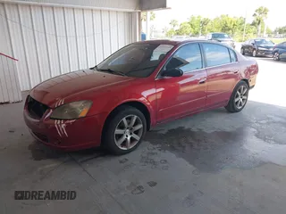 2005 Nissan Altima S z VIN 1N4AL11D95C130468, wystawiony jako IAAI lot #42357149 z przebiegiem 221 267 mil mil oraz . Historia ofert i sprzedaży dostępna na DreamBid. Obrazek 2.