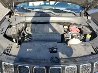 2019 Jeep Compass Latitude with VIN 3C4NJCBB5KT699408, listed as a Copart auction lot 53123705 with 25,403 mi miles and Salvage title. Bid and sale history available at DreamBid. Image 12.