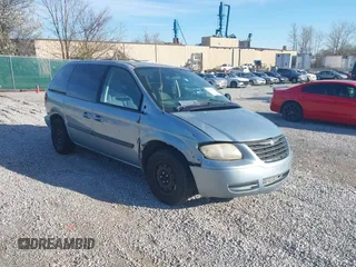 2006 Chrysler Town & Country SWB with VIN 1A4GP45R26B632661, listed as a IAAI auction lot 41864709 with 179,052 mi miles. Bid and sale history available at carsss.com. Image 1.