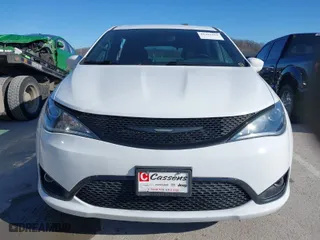2020 Chrysler Pacifica Touring with VIN 2C4RC1FG0LR150239, listed as a IAAI auction lot 41412653 with 71,693 mi miles. Bid and sale history available at carsss.com. Image 13.