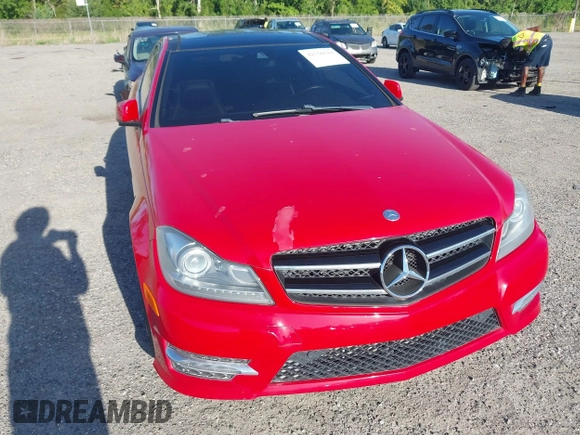2014 Mercedes-Benz C 250 с VIN WDDGJ4HB4EG270202, выставлен на аукционе IAAI как лот 42756542 с пробегом 64 966 миль миль и . История ставок и продаж доступна на DreamBid. Изображение 6.