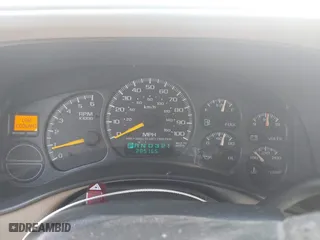 2000 Chevrolet New Tahoe LT with VIN 1GNEK13T7YJ185916, listed as a IAAI auction lot 42109831 with 205,165 mi miles. Bid and sale history available at carsss.com. Image 7.